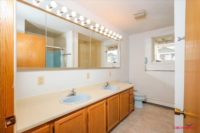 Building Photo - 2BD | 2BA Nestled on a Cul-De-Sac