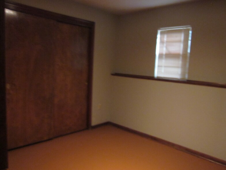 Building Photo - 427 S Cardinal Dr