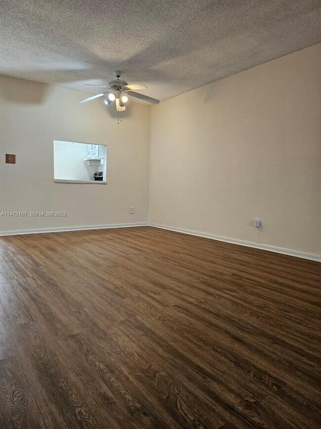 Building Photo - 5940 NW 64th Ave