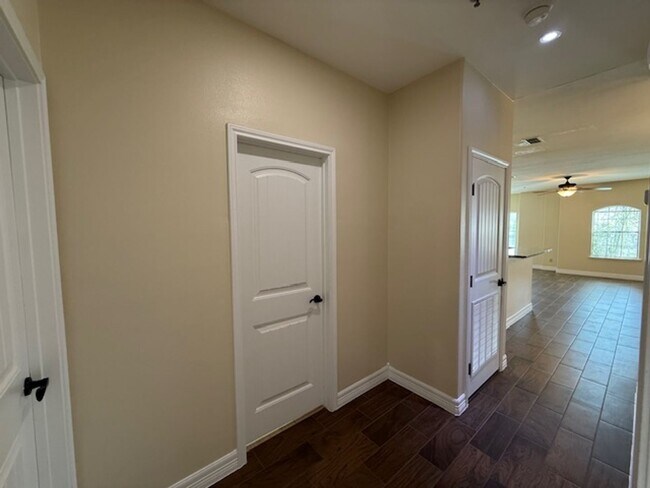 Building Photo - 8216 Casa Verde Rd