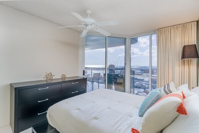 Building Photo - Furnished 1 Bed 1 Bath 1 Parking at Honolulu Park Place