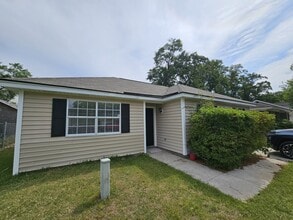 Building Photo - 124 Hunt Club Ct