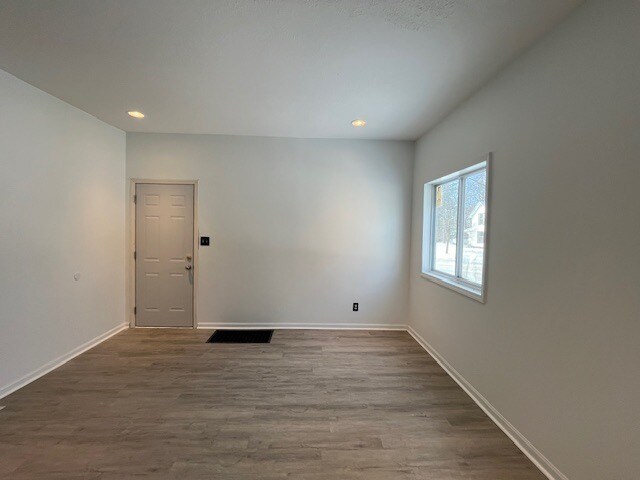 Building Photo - 934 W Garfield Ave