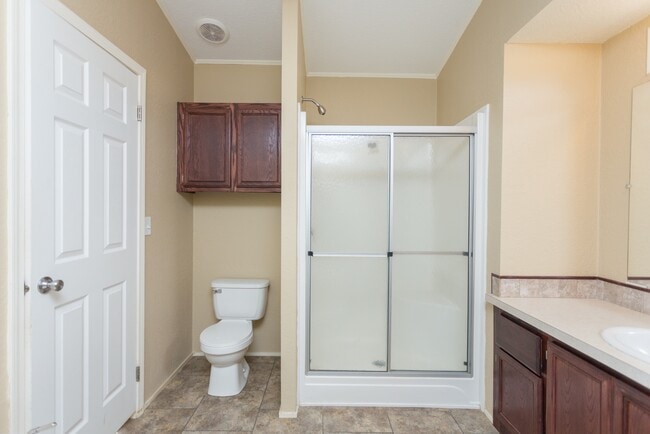 Building Photo - 15716 Country Way