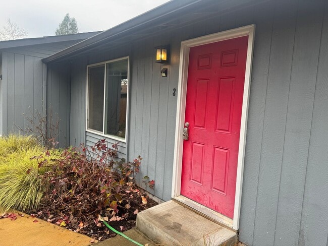 Building Photo - 41 N Lawrence St