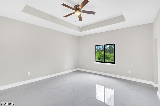 Building Photo - 752 Breamer Ave S