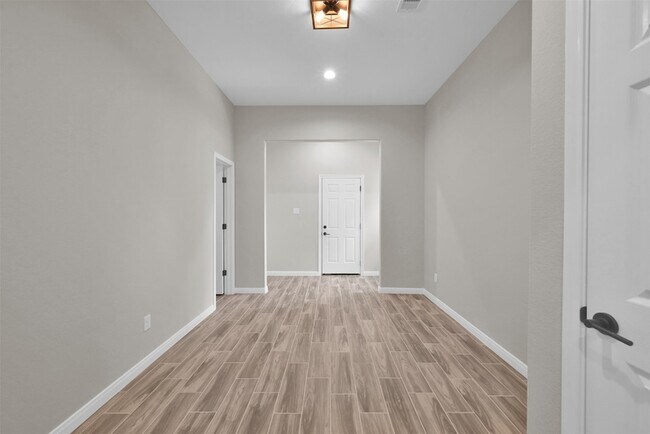 Building Photo - 4783 W Fork Blvd