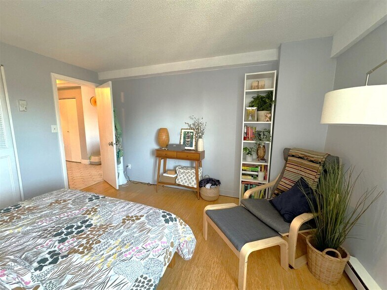 Building Photo - 47 Mystic St