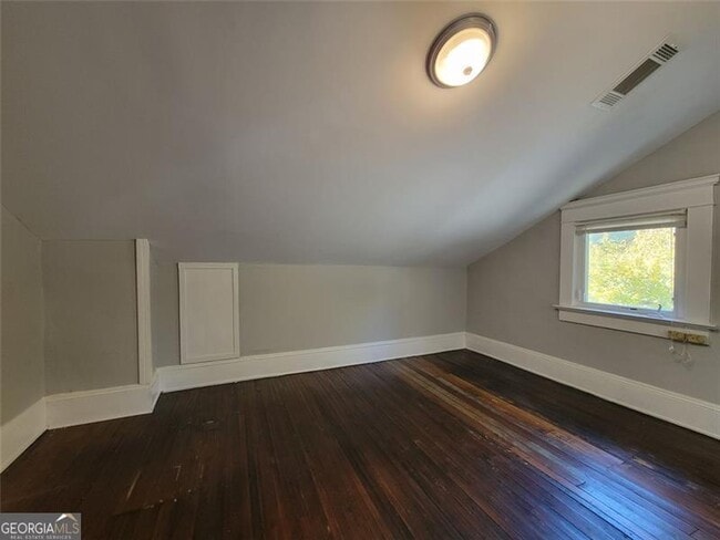 Building Photo - 976 Delaware Ave SE