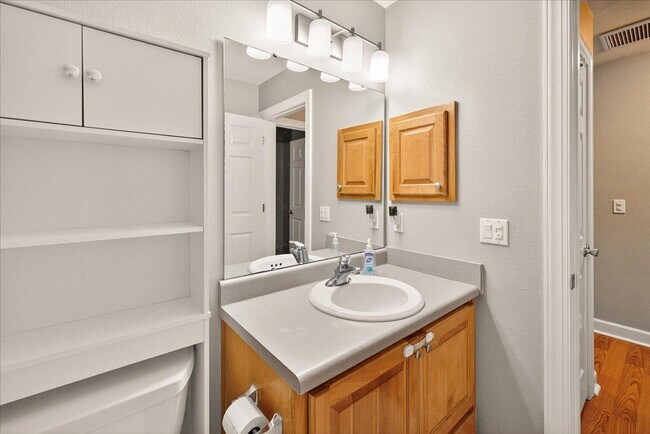 Building Photo - 4 Swift Pass