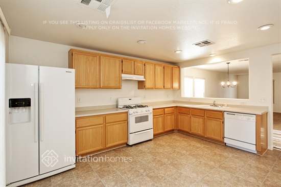 Building Photo - 4921 Apache Valley Ave