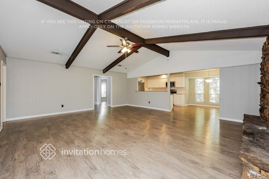 Building Photo - 945 Clear Springs Dr