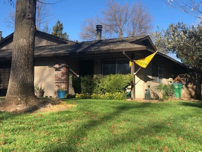 Building Photo - 843-845 Netters Circle