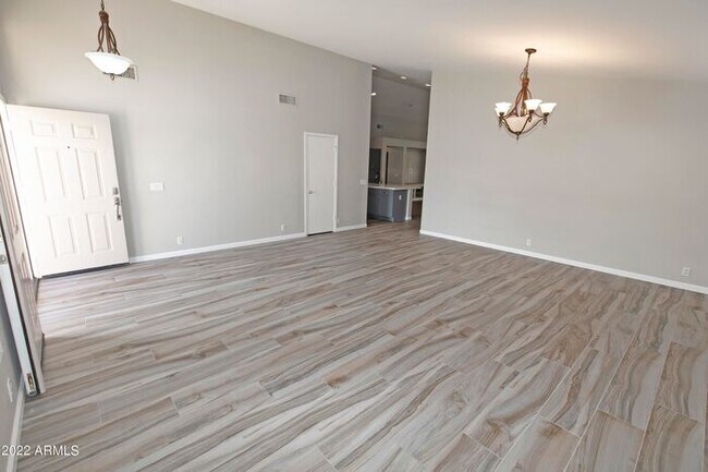 Building Photo - Remodeled Ahwatukee 4br