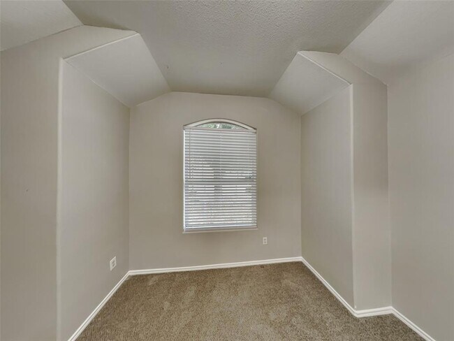 Building Photo - 2311 Shady Birch Dr