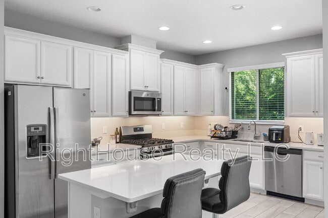 Building Photo - 323 Rustic Loop