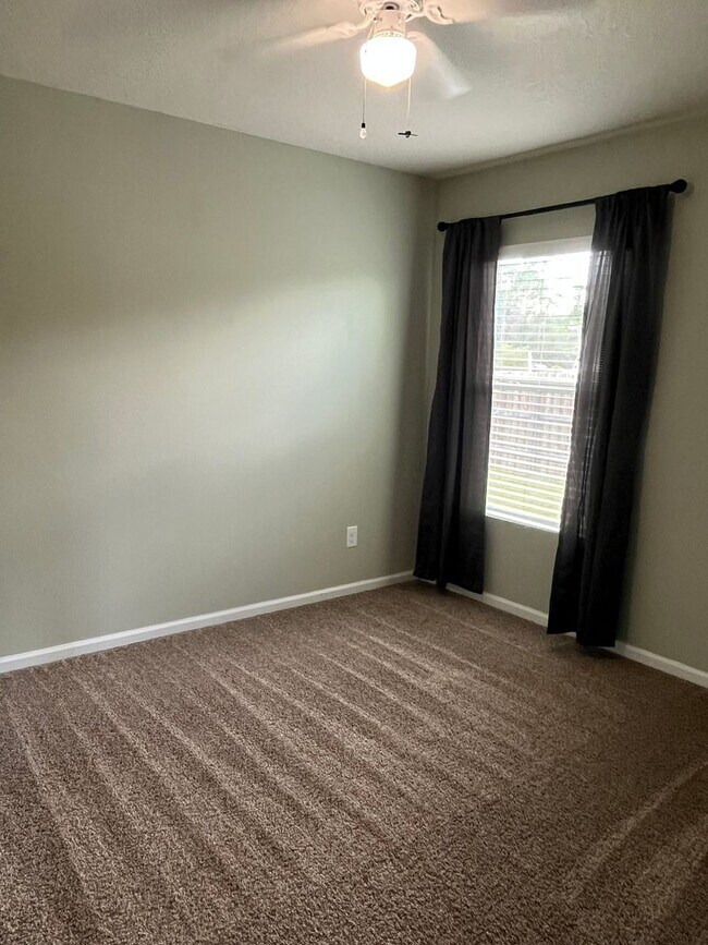 Building Photo - West Magnolia 3BR / 2BA Home Clay County