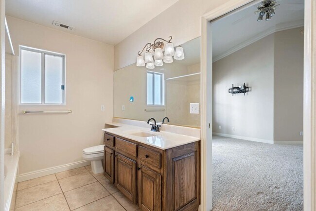 Building Photo - 4 Bedroom Retreat Overlooking Snow Canyon ...