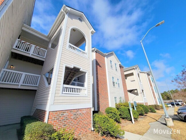 Building Photo - 713 Clearwater Ct