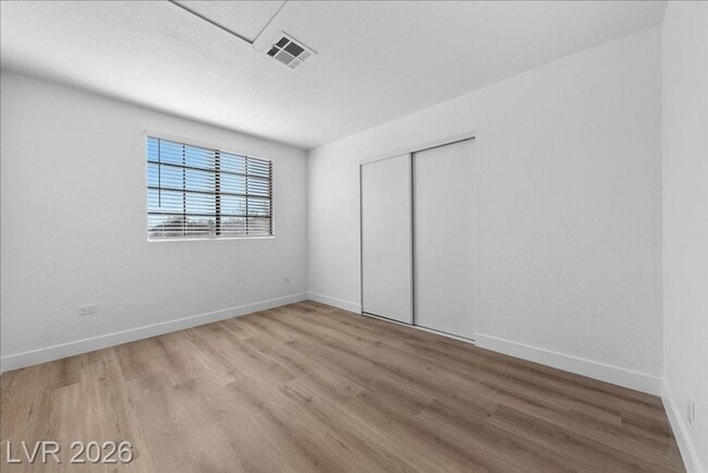 Building Photo - Modern 3Bed/2.5Bath/2Car - 2 Story Home Located In The Guard-Gated Los Prados Golf Community!