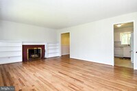 Building Photo - 6615 Ivy Hill Dr