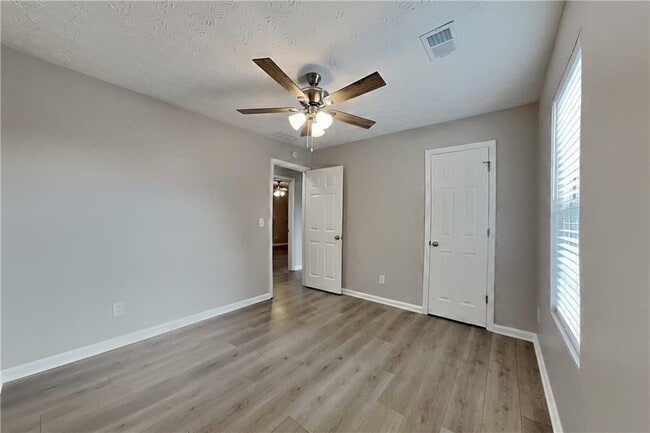 Building Photo - 3202 Windgate Dr