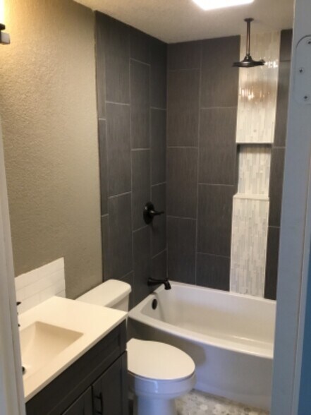 Building Photo - 2712 Palmetto Dr