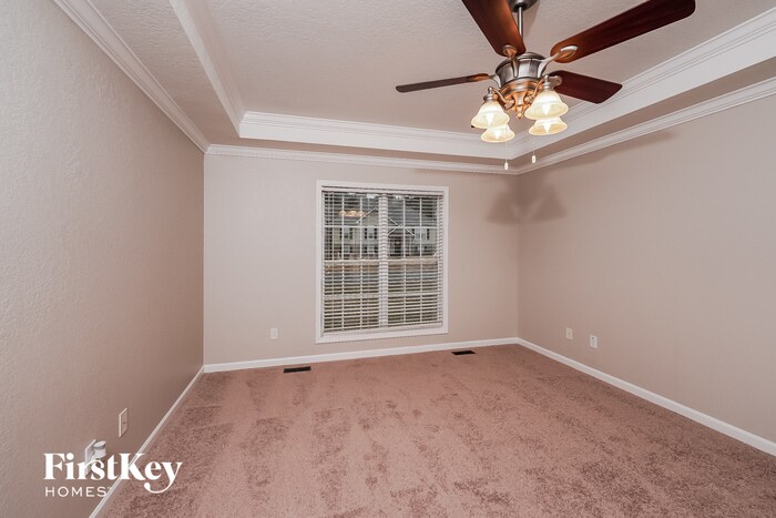 Building Photo - 352 Parkwood Dr