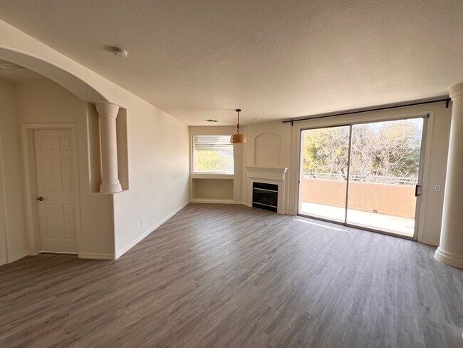 Building Photo - Summerlin Condo - Gated - Community Pool 1 Car Garage