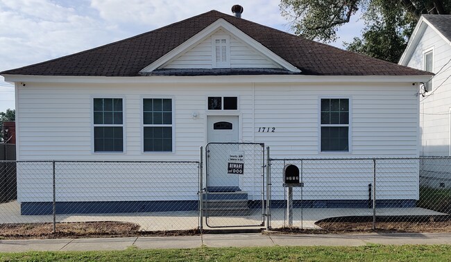 Primary Photo - 1712 Jenkins St