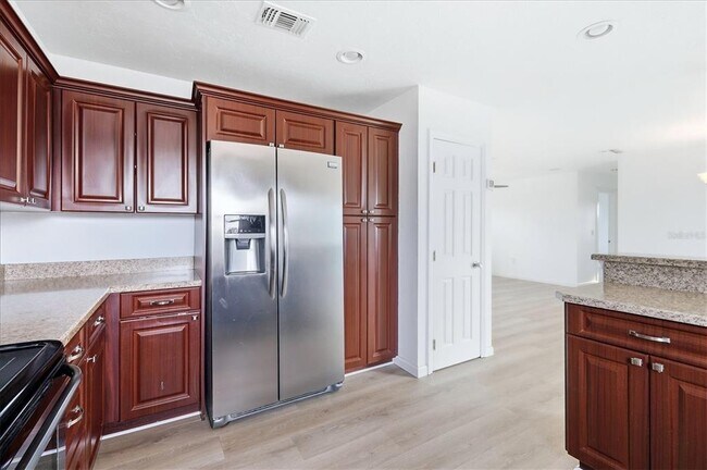 Building Photo - 515 46th St W