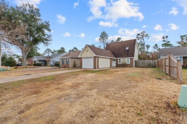 Building Photo - 112 Kristine Blvd