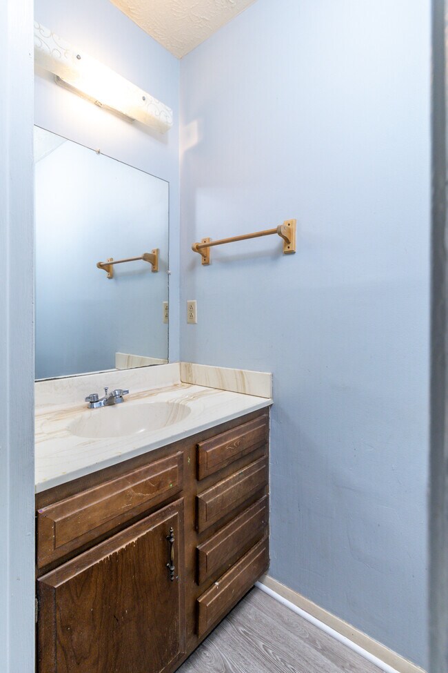 Building Photo - 9157 Cedarpark Ln NW