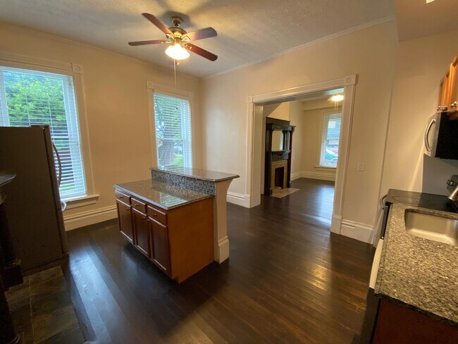 Building Photo - 877 Dennison Ave