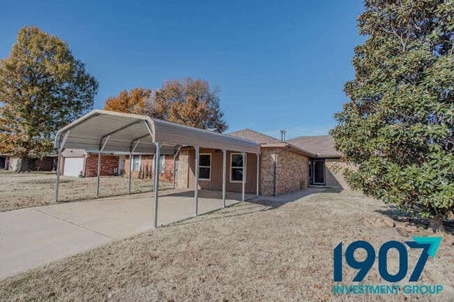 Building Photo - SPECIAL OFFER! Move In Now & Get 50% Off Your First Month's Rent!  Spacious 5-Bedroom Home in OKC...