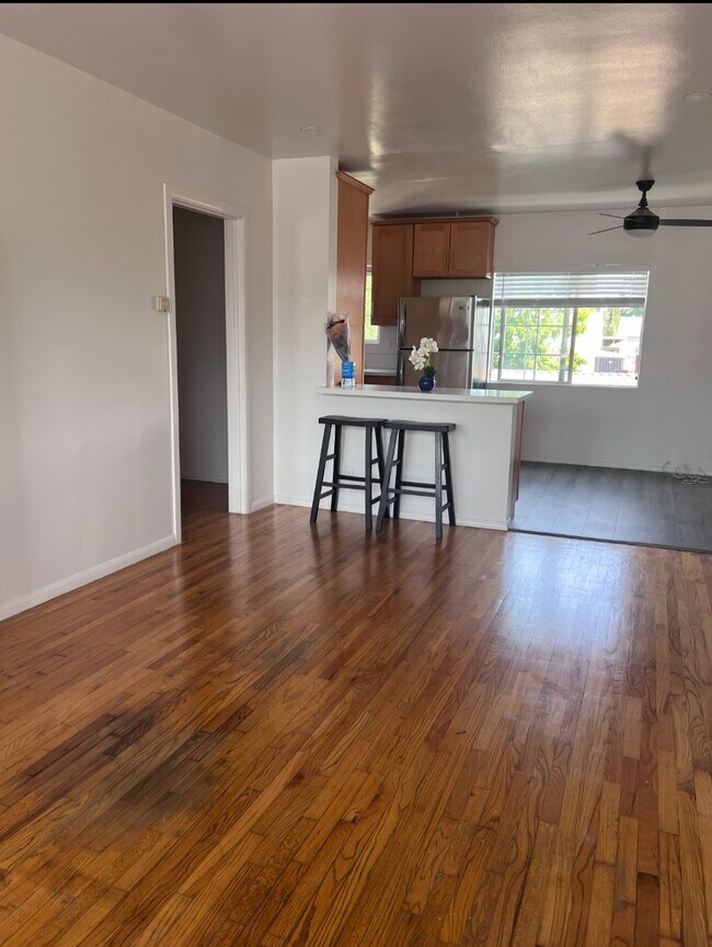 Building Photo - 2706 Glendale Blvd