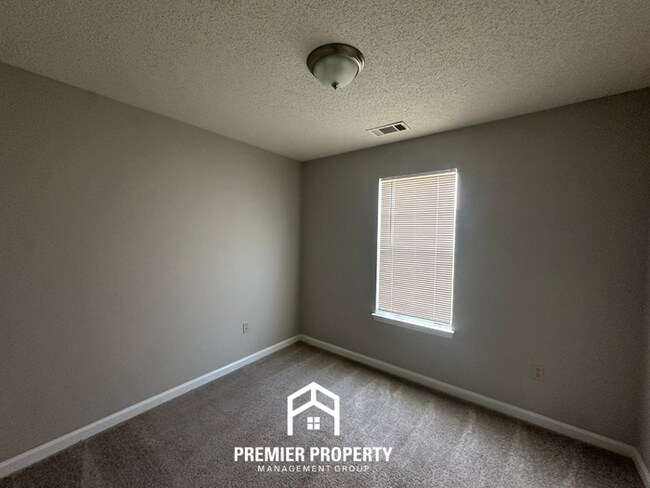 Building Photo - 3BR/2BA Cordova Rental with High Ceilings, Tile Kitchen Flooring & Fireplace