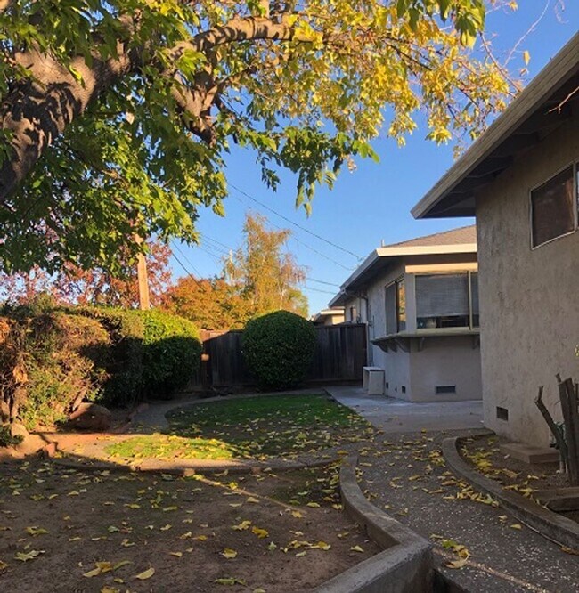 Building Photo - CAMBRIAN- Corner lot