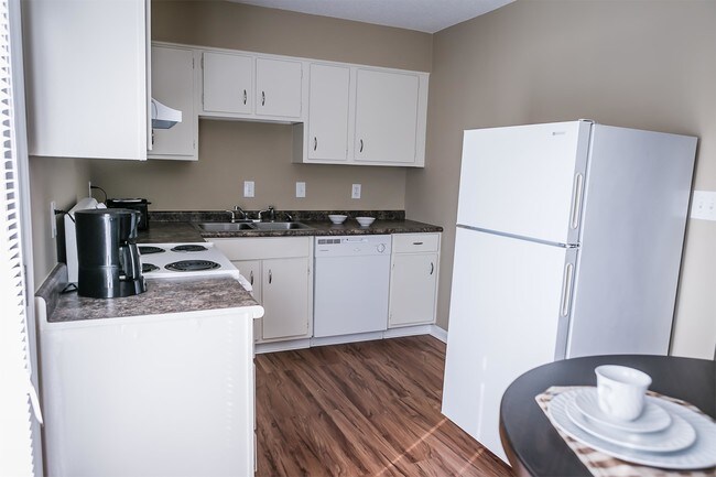 Building Photo - 4620 Central Ave