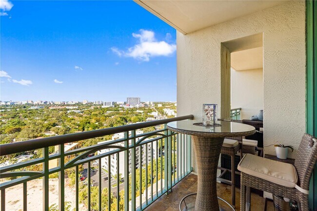 Building Photo - 3350 SW 27th Ave