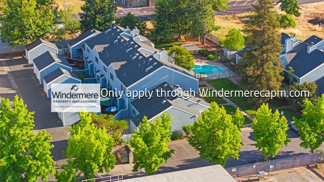 Building Photo - Beautiful Townhome in Orangvale