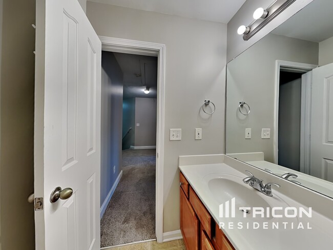 Building Photo - 5312 Catrina Way