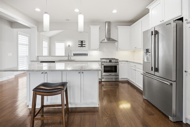 Building Photo - 8057 Pleasant Dr