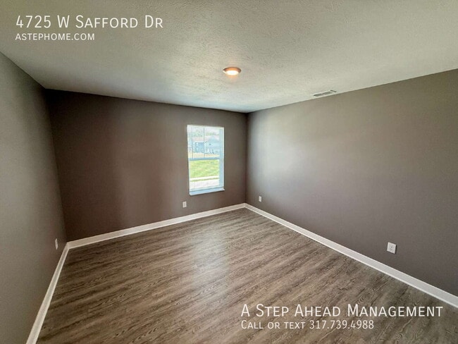 Building Photo - 4725 W Safford Dr