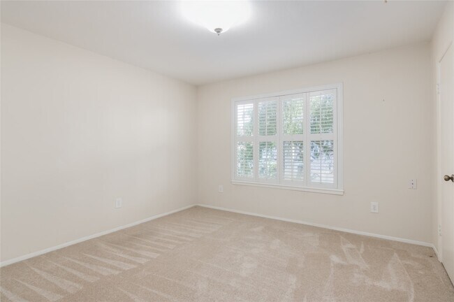 Building Photo - 715 Trademark Pl