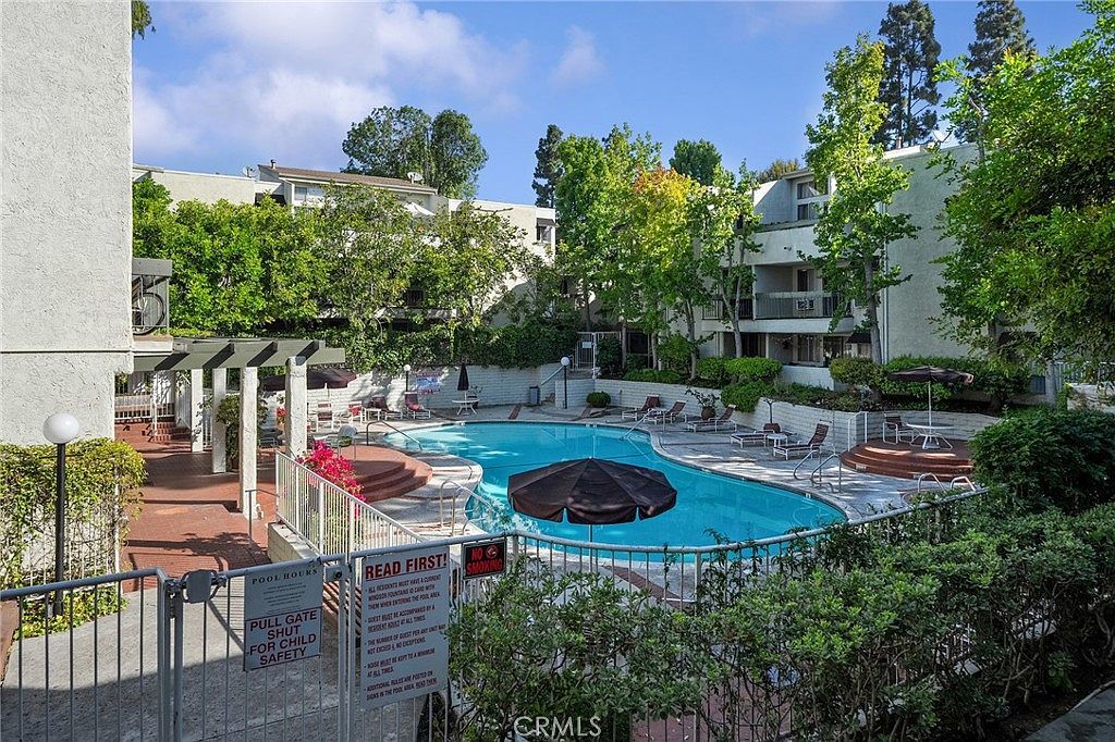 Building Photo - 4900 Overland Avenue Unit 310
