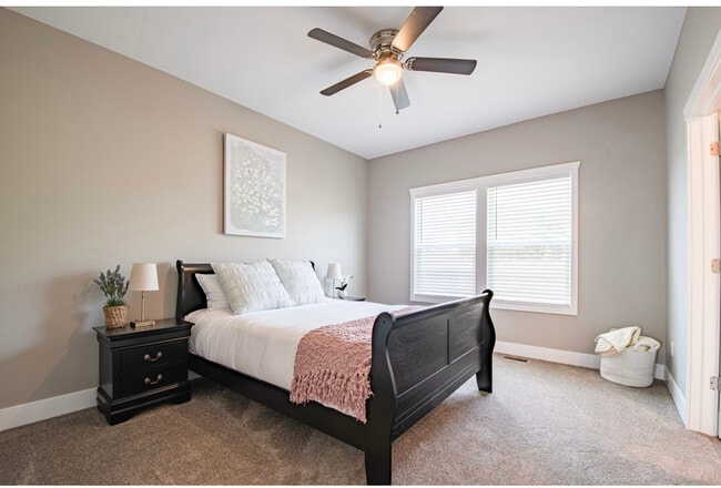 Building Photo - 10 Percy Dr