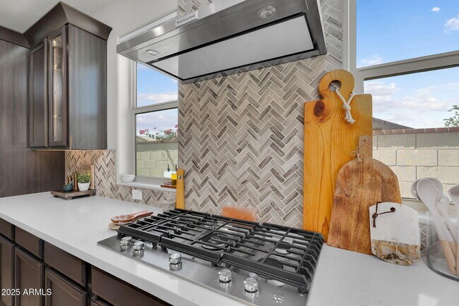 Building Photo - 9418 E Theia Dr