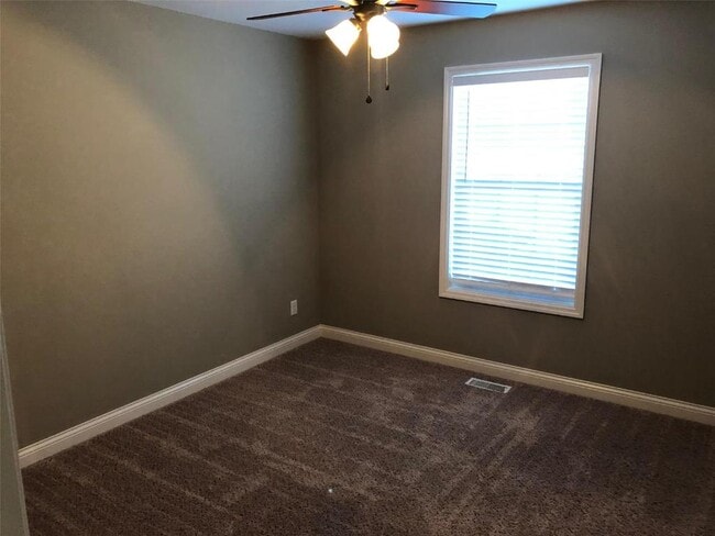 Building Photo - 480 Honeysuckle Creek Dr