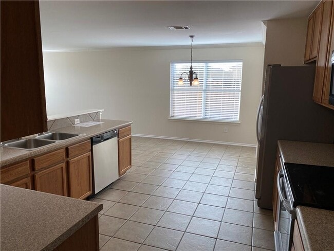 Building Photo - 804 Sherry Dr